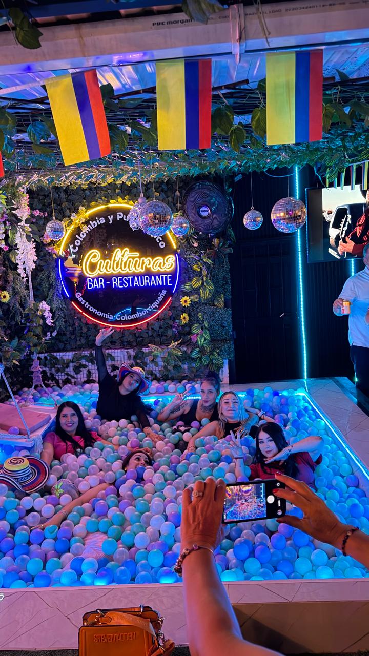 Culturas Bar & Restaurant
